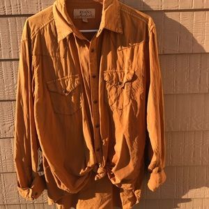 Men’s size L Ryan Michaels button up